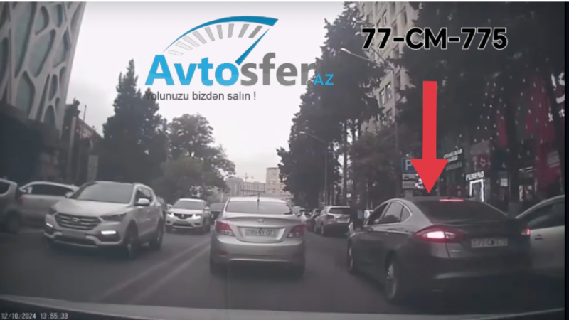 Maşını ikinci cərgədə park edən sürücü hərəkəti çətinləşdirdi - VİDEO