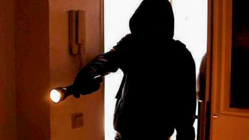 Bakıda oğurluğa cəhd edən şəxs saxlanılıb