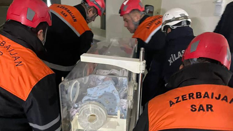 “Tibb bacıları körpələri qoyub mətbəxdə çay içiblər...”