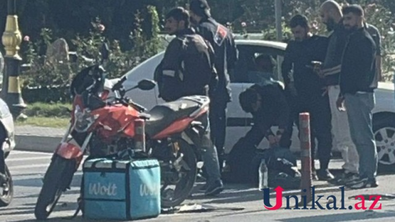 Bakıda avtomobil kuryeri vurub