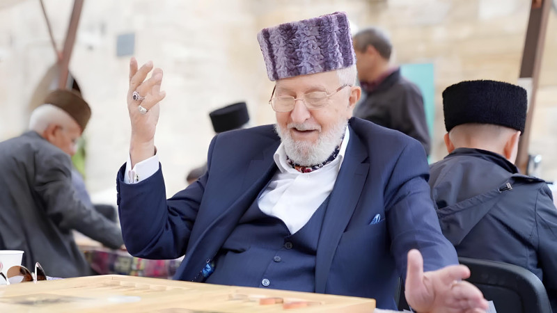 Ağsaqqallar günündə o qədər də ağ olmayan düşüncələr