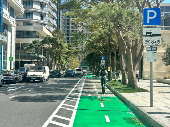 Bu küçədə avtobus zolağı simulyasiya edildi - VİDEO