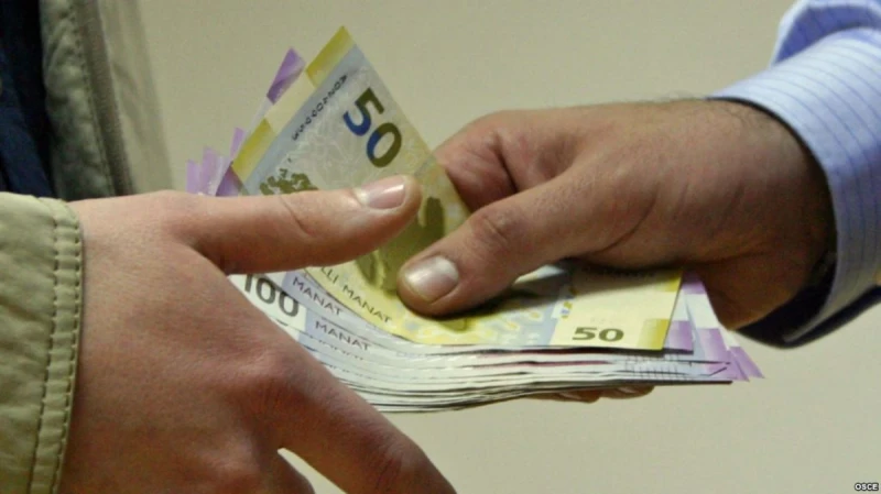 İşə düzəltmək adı ilə minlərlə manat aldı, tutuldu