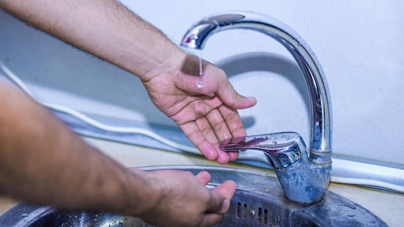 Maştağa sakinlərinin bitməyən problemi: “Məsciddən, bulaqlardan su daşıyırıq”