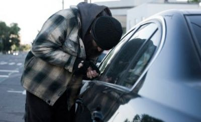 Paytaxtda avtomobil oğruları saxlanıldı 