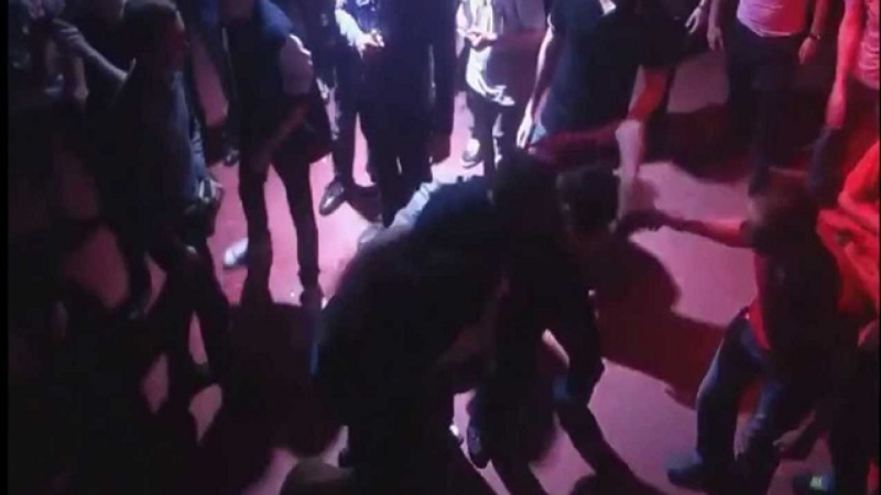 Bakıda məşhur restoranda kütləvi dava - VİDEO