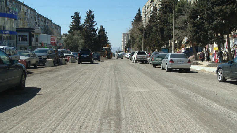 Xətaidə ağlamalı vəziyyət: Yağış suları bloka axır - VİDEO