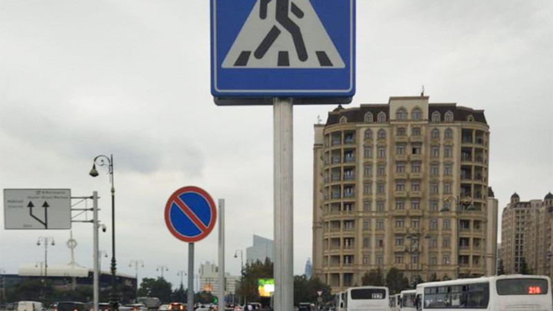 Bakının bu küçələrində yeni yol nişanları quraşdırıldı 