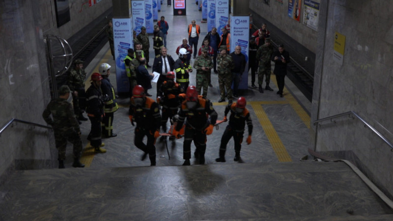 FHN-ə “Koroğlu” stansiyasından “yanğın” xəbəri “daxil oldu” - VİDEO