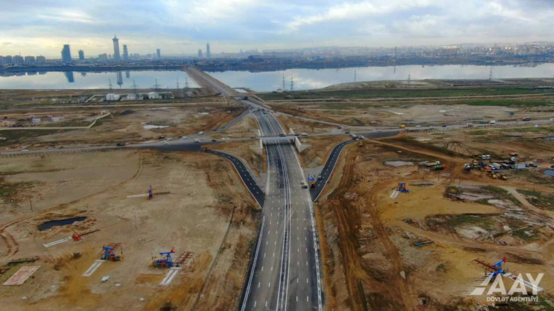 15 dəqiqəyə Bakıya çatdıran yol: İşıqfor yox, tıxac yox - VİDEO 