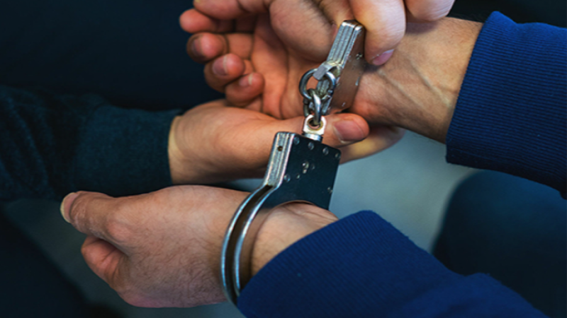 Pul və telefon oğrusu yaxalandı