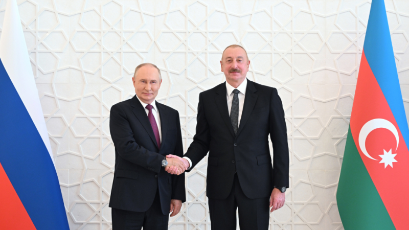 Vladimir Putin İlham Əliyevə zəng edib