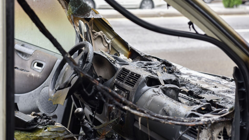 Bakıda avtomobil yandı