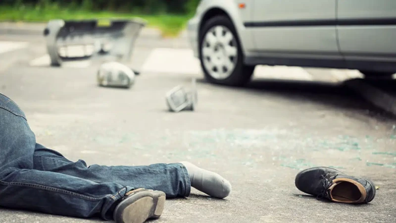 Bakıda 28 yaşlı gənci avtomobil vurdu