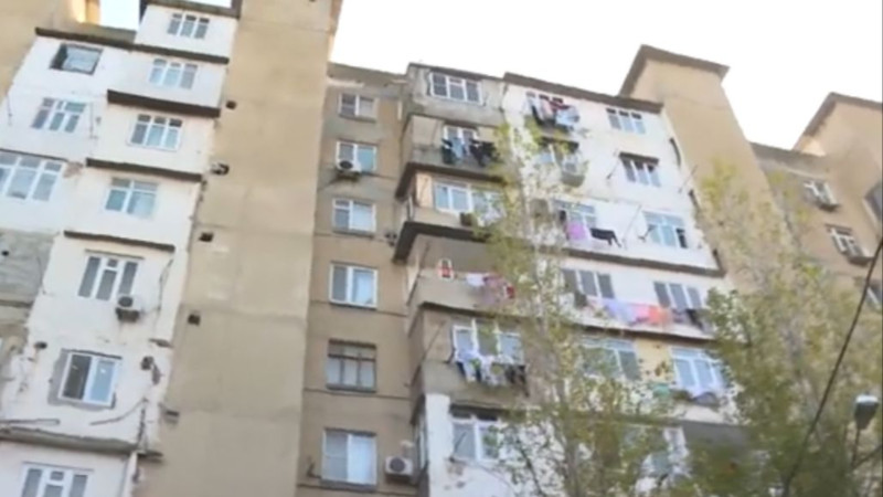 Binəqədidə yaşayış binasına istilik verilmir - VİDEO 