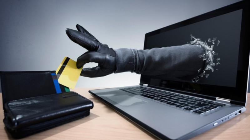 Xırdalan sakinin 5 min dolları oğurlandı 