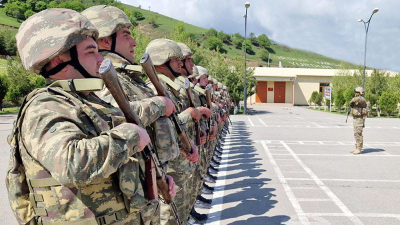 SHXÇDX: Həqiqi hərbi xidmət müddətinin azaldılması müzakirə mövzusu deyil