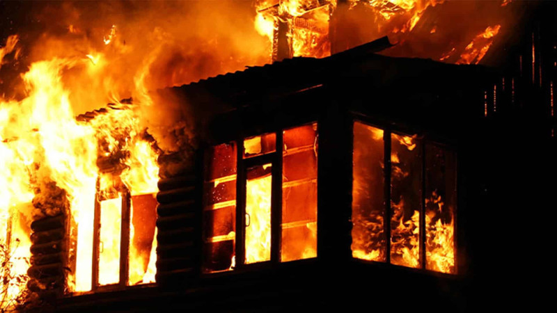 Daha bir restoranda yanğın - VİDEO 