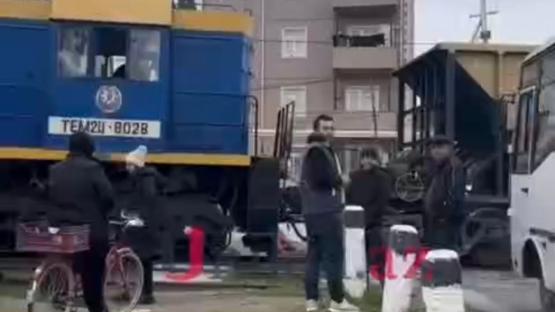 Yeni Suraxanıda qatarın yolu bağlamasına RƏSMİ AÇIQLAMA - VİDEO 