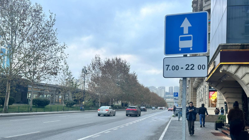 Bakının bu küçəsində daha bir yol nişanı quraşdırıldı