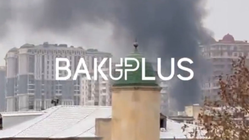 Bakının mərkəzində baş verən yanğın söndürüldü - VİDEO + YENİLƏNİB