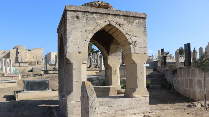 Balaxanıdakı sirli qəbiristanlıq – Bəhailər kimlərdir? + FOTO