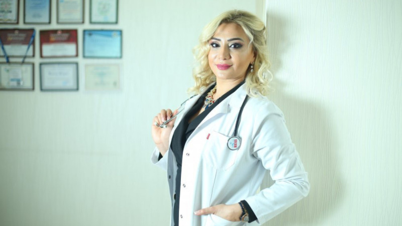 Plastik cərrah olan arvadını öldürən Türkiyə vətəndaşına cəza istənildi 