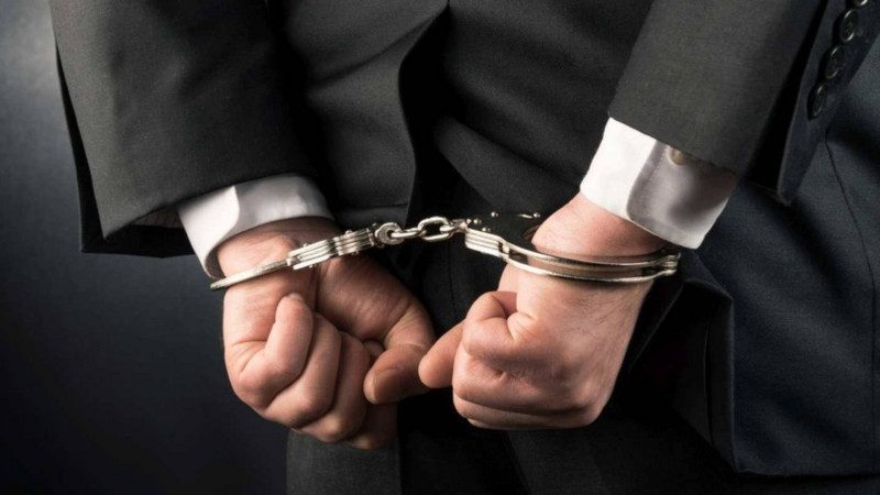 Milyonlarla manatı ölkəyə qaytarmayan vəzifəli şəxslər HƏBS EDİLDİ 