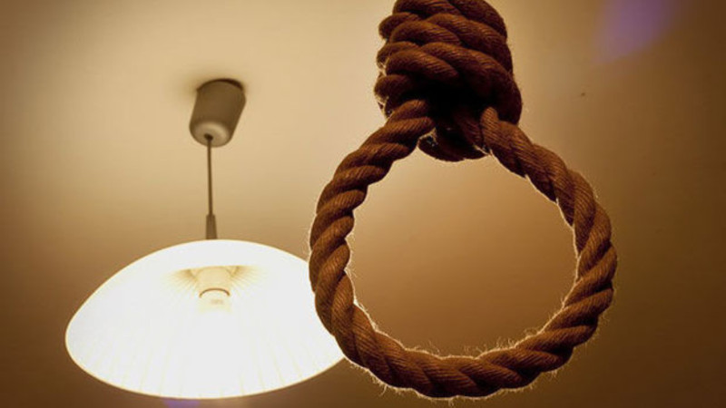 Bakıda 37 yaşlı kişi özünü öldürdü