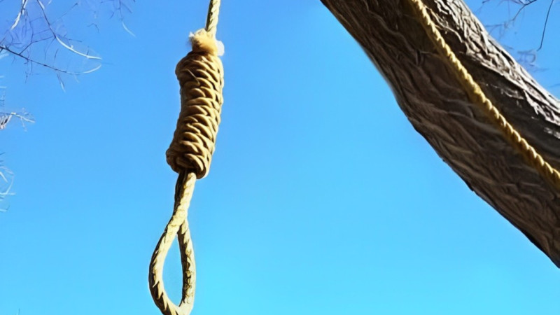 Bakıda kişi küçədə özünü asdı