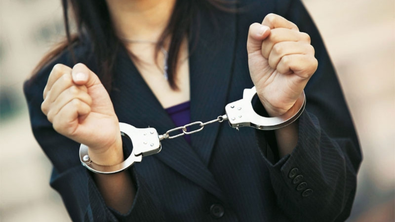 Hövsanda evdən oğurluq edən qadın tutuldu 