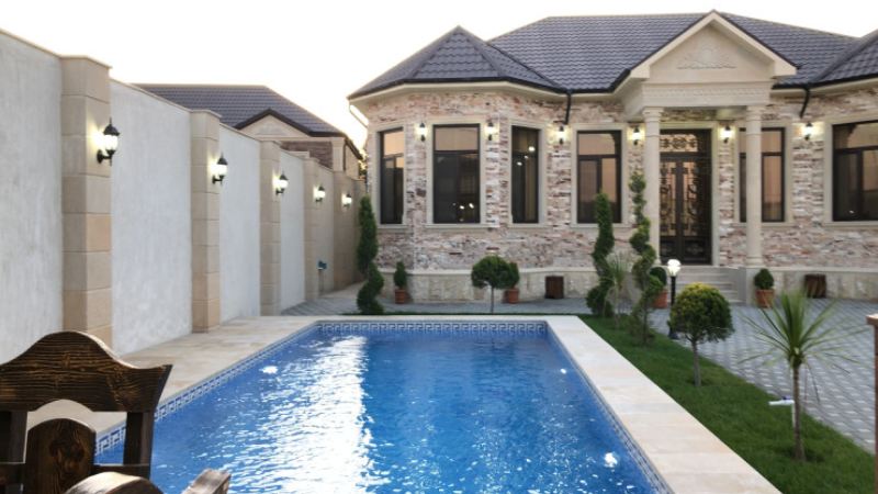 Bakıda bağ evində faciə