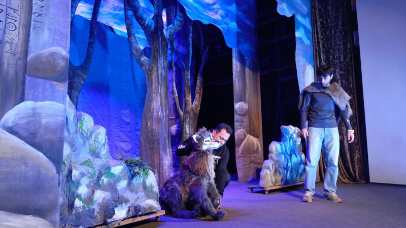 “Yalquzaq” səhnəyə çıxır