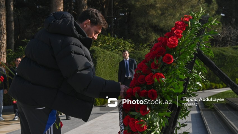 Lionel Messi Heydər Əliyevin məzarını ziyarət etdi