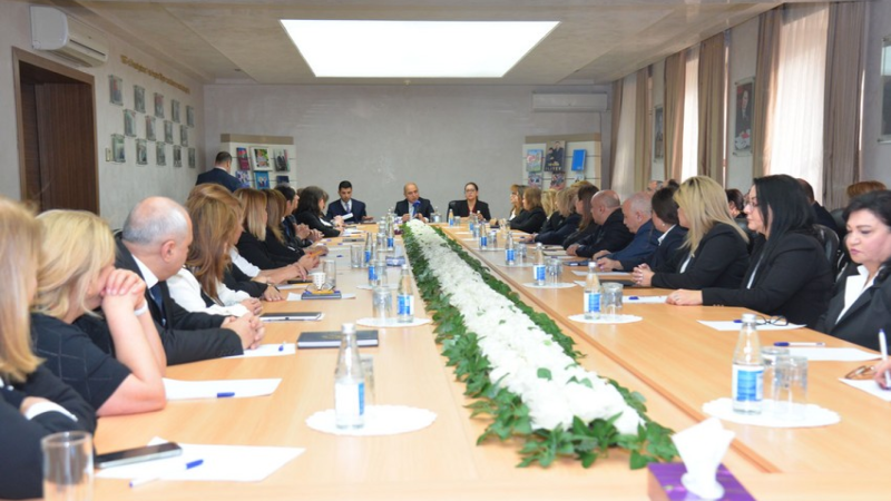 Təhsil naziri məktəb direktorlarına tapşırıqlar verdi