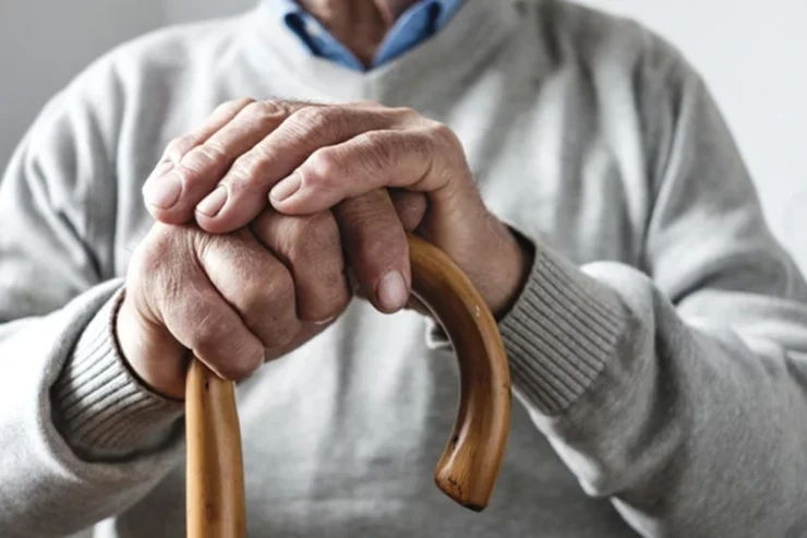 Bakıda 70 yaşlı kişi pilləkəndən yıxılıb öldü