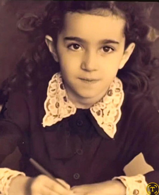 Xalq artisti 50 il əvvəlki fotosunu paylaşdı 