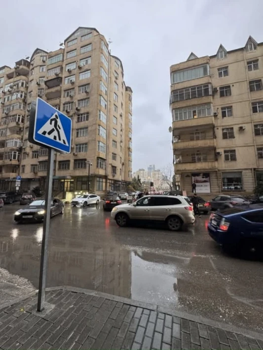 Tanınmış aparıcı: On aydır müraciət etmişəm, bir zolağı rəngləyən yoxdur
