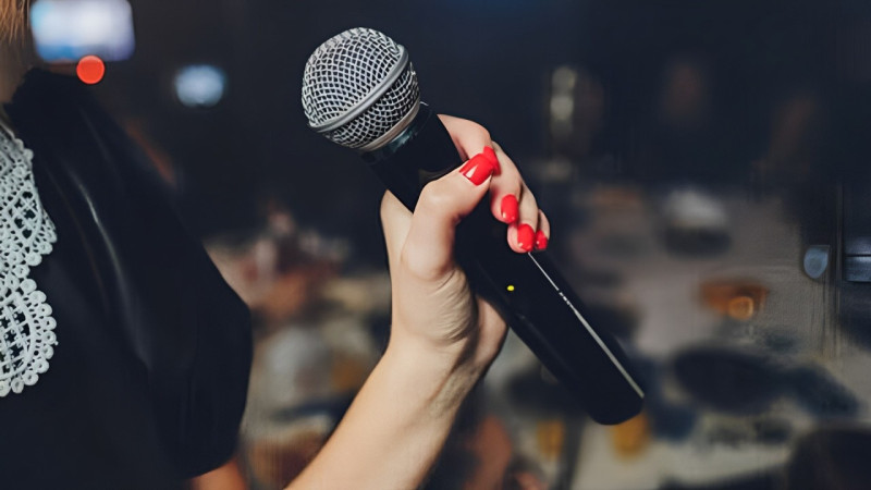 Bakıda ofisiantla müğənni arasında dava: Videosunu paylaşıb…