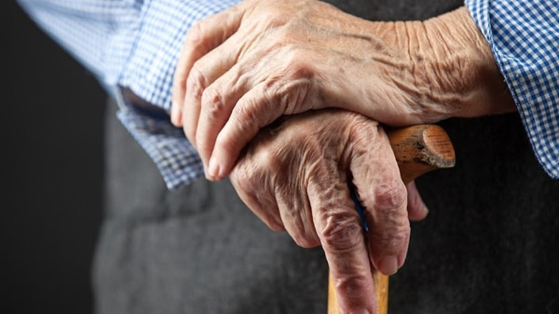 Bakıda yaşlı kişi xəstəxanadan gileyləndi