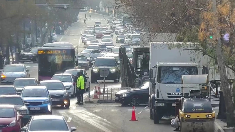 Bakıda yolda təmir sıxlığa səbəb oldu