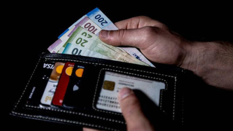 Bu şəxslərin də maaşları artırıldı