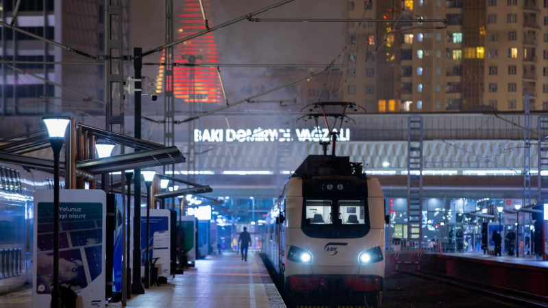 Hüquqşünas: Bakı-Balakən qatarında 2 nəfərin təkcə çarpayı üçün 80 manat verməsi biabırçılıqdır