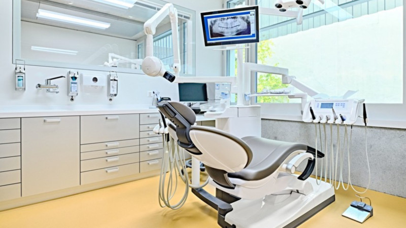 Növbə diş həkimlərinə ÇATDI – Saxta diplomlu stomatoloqlarla bağlı yoxlamalara BAŞLANDI + RƏSMİ