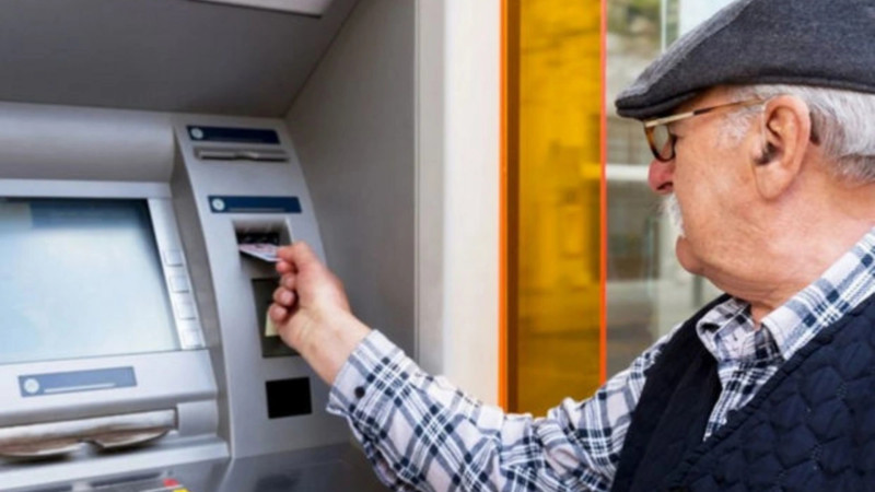 Pensiyalar 14.3 faiz, yoxsa 8 faiz artırılır? - Deputat CAVAB VERDİ