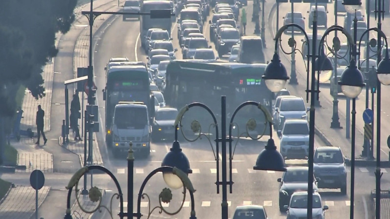 8 Noyabr prospektində qəza olub, sıxlıq yaranıb