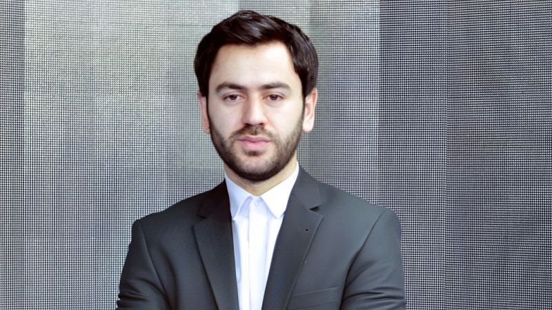 Müğənni Üzeyirin 3 övladı var imiş