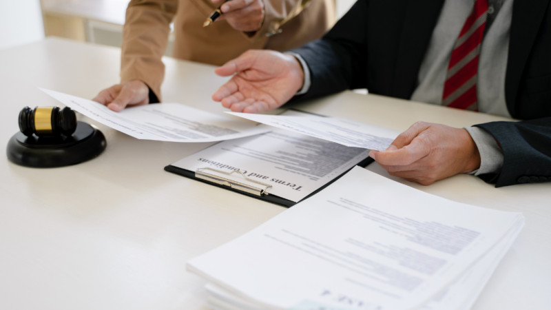 Rüşvətə görə saxlanılan vəzifəli şəxs: Çantamda tapılan 30 min manat oğlumun idi, ev alacaqdıq 