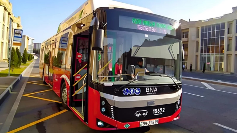 Paytaxtda sürücülər avtobus dayanacağına görə cərimələnirlər? - RƏSMİ AÇIQLAMA + VİDEO