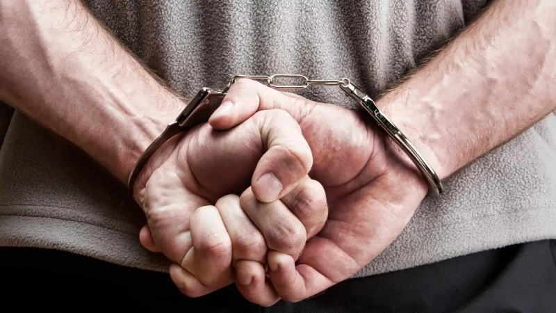 Polis Bakıda oğurluq və dələduzluq edənləri saxladı